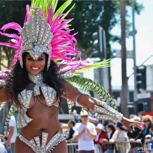 Bailarina de carnaval en la Mission